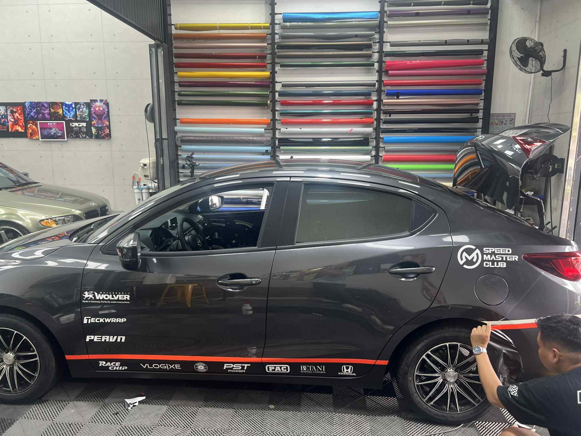Phanh tay từ Mazda 2, bí quyết giúp Phạm Hoàng Đức làm chủ đường đua