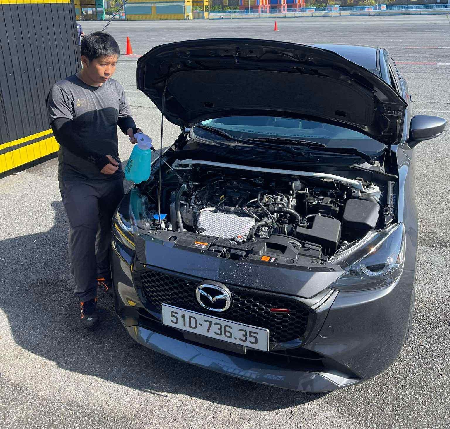 Phanh tay từ Mazda 2, bí quyết giúp Phạm Hoàng Đức làm chủ đường đua