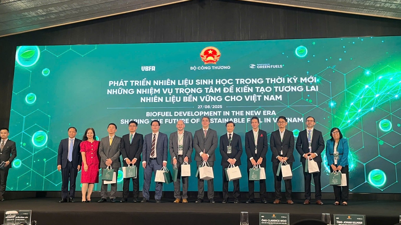 Việt Nam sẵn sàng để triển khai sử dụng xăng E10 trên toàn quốc từ ngày 1/1/2026