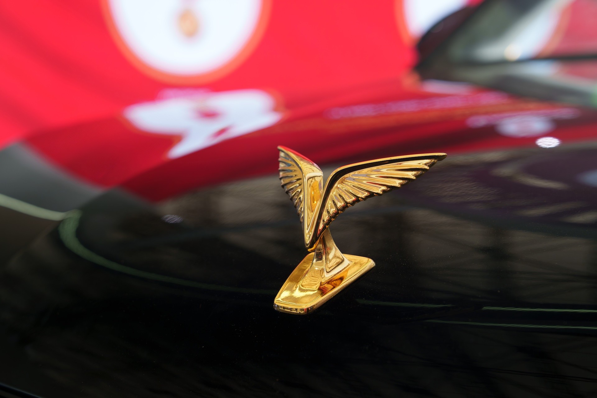 VinFast bàn giao lô xe Lạc Hồng 900 LX đưa đón nguyên thủ quốc tế, bao gồm phiên bản chống đạn