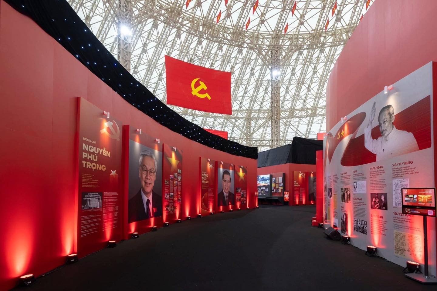 VinFast bàn giao lô xe Lạc Hồng tại Đại lễ kỷ niệm 80 năm Quốc khánh