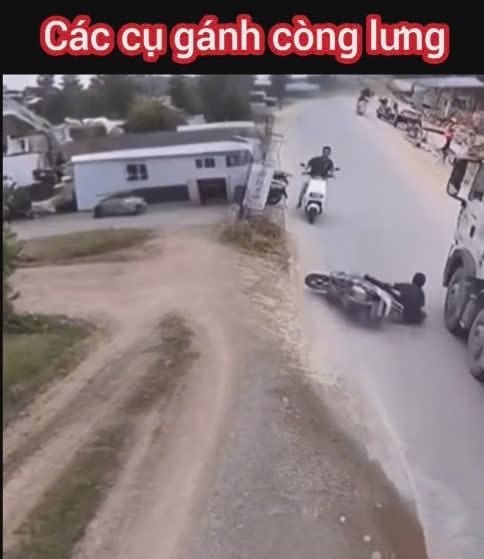 Thanh niên suýt bị cán qua người vì vượt ẩu Thanh niên suýt bị cán qua người vì vượt ẩu