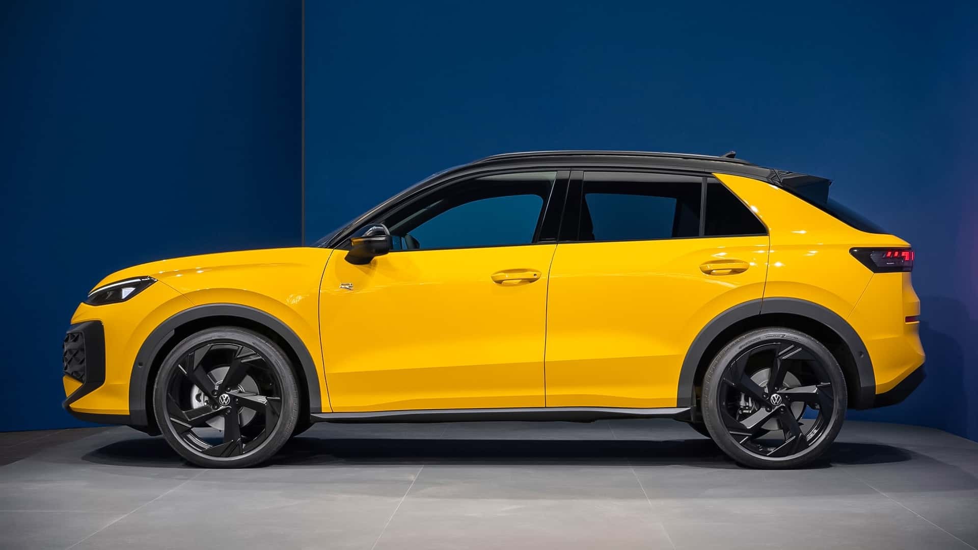 Volkswagen đã làm gì để T-Roc 2025 rộng rãi và thực dụng hơn?
