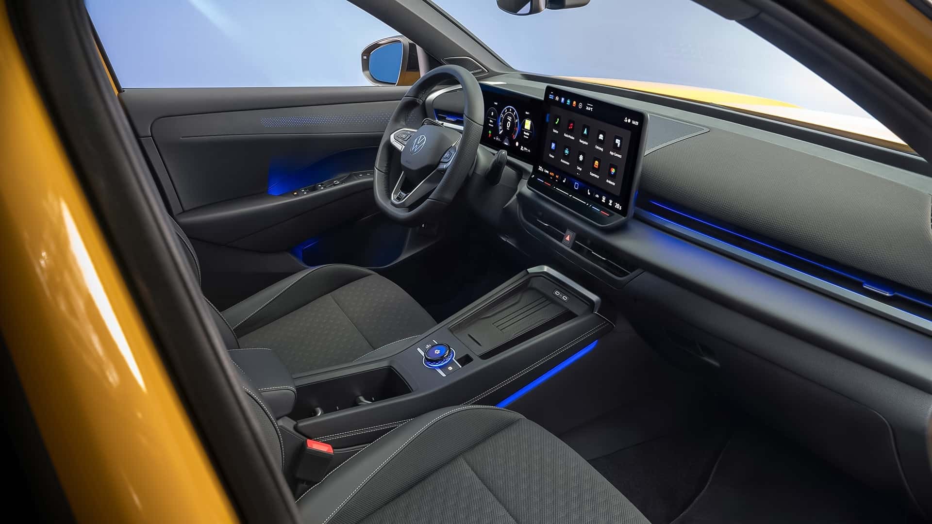 Volkswagen đã làm gì để T-Roc 2025 rộng rãi và thực dụng hơn?
