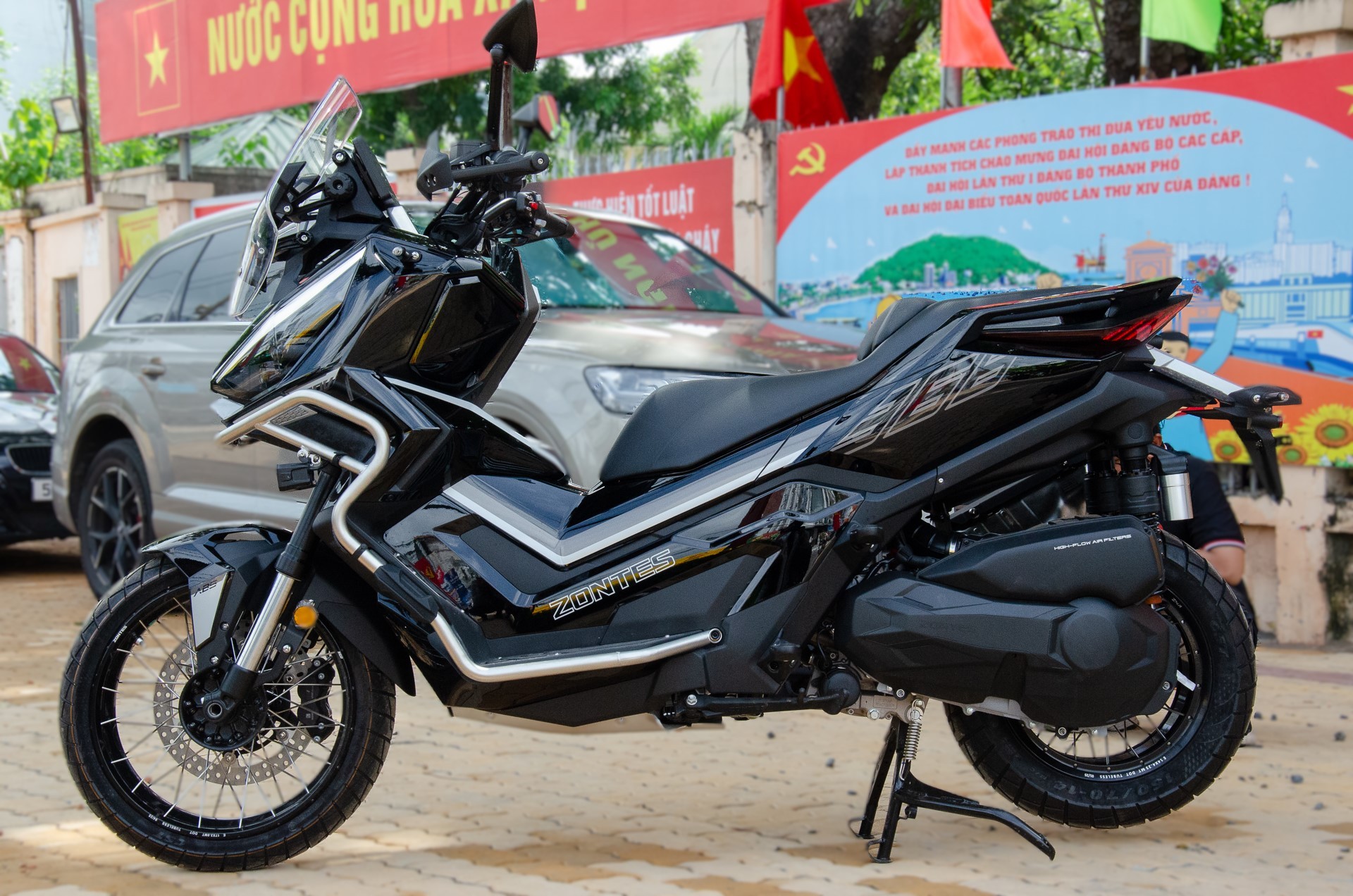 Cận cảnh Zontes 368G, xe tay ga Trung Quốc giá 138 triệu đồng