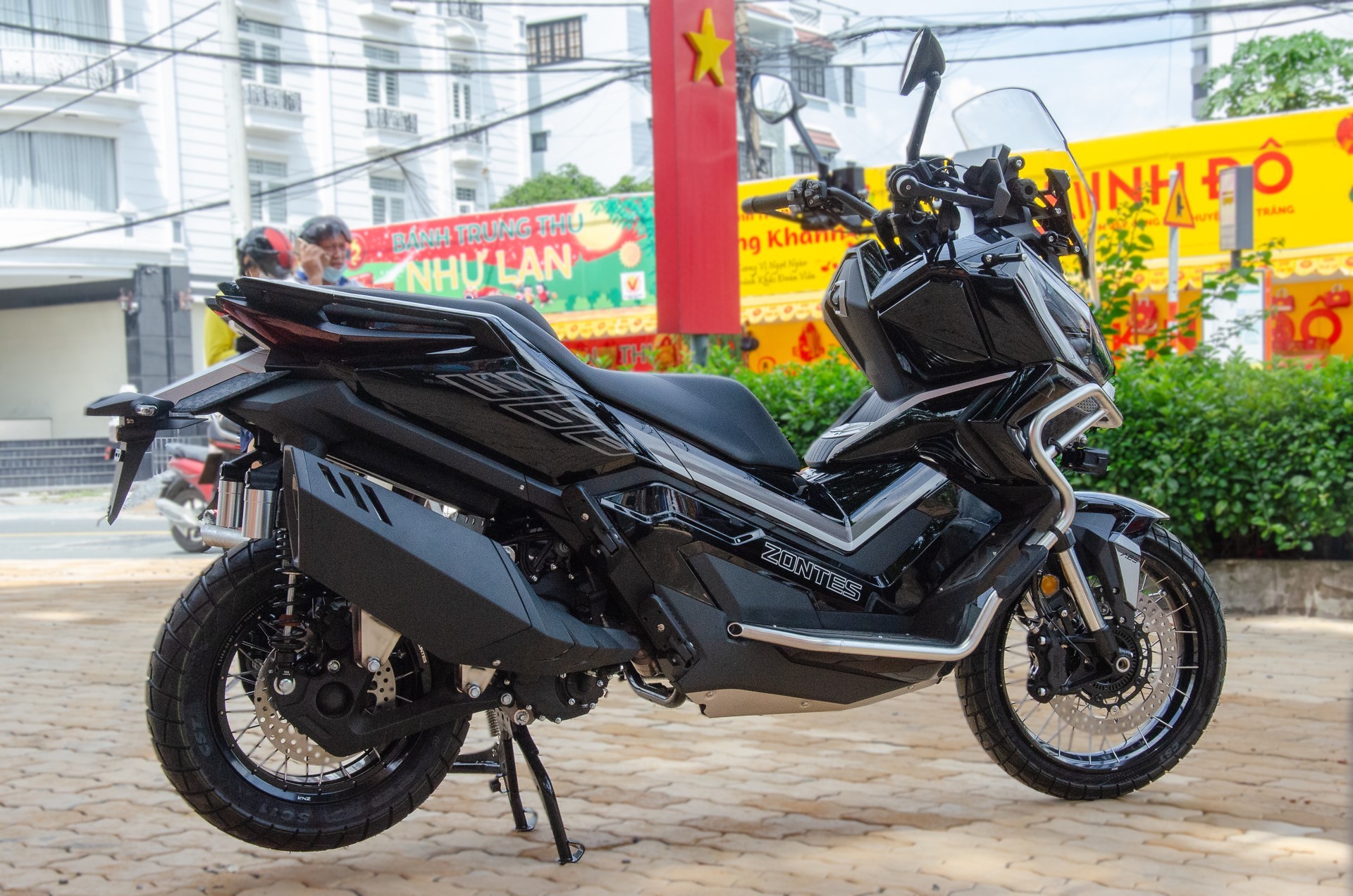 Cận cảnh Zontes 368G, xe tay ga Trung Quốc giá 138 triệu đồng