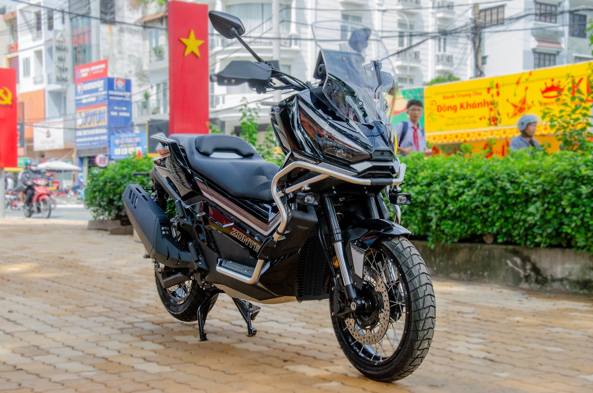 Cận cảnh Zontes 368G xe tay ga Trung Quốc giá 138 triệu đồng