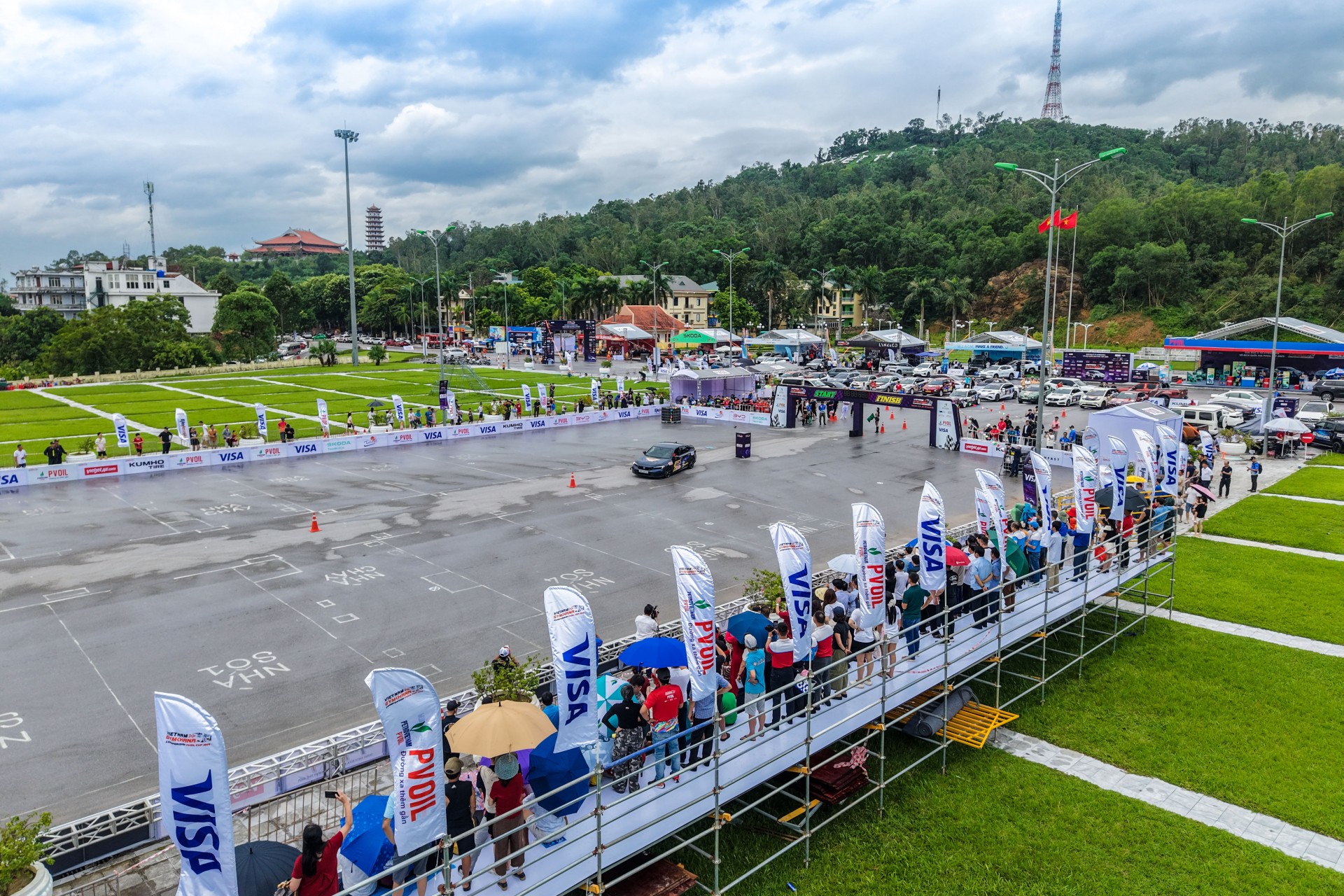 Trao tặng 100 triệu đồng cho Thanh Hóa tại Lễ Khai mạc PVOIL VGC 2025 Trao tặng 100 triệu đồng cho Thanh Hóa tại Lễ Khai mạc PVOIL VGC 2025