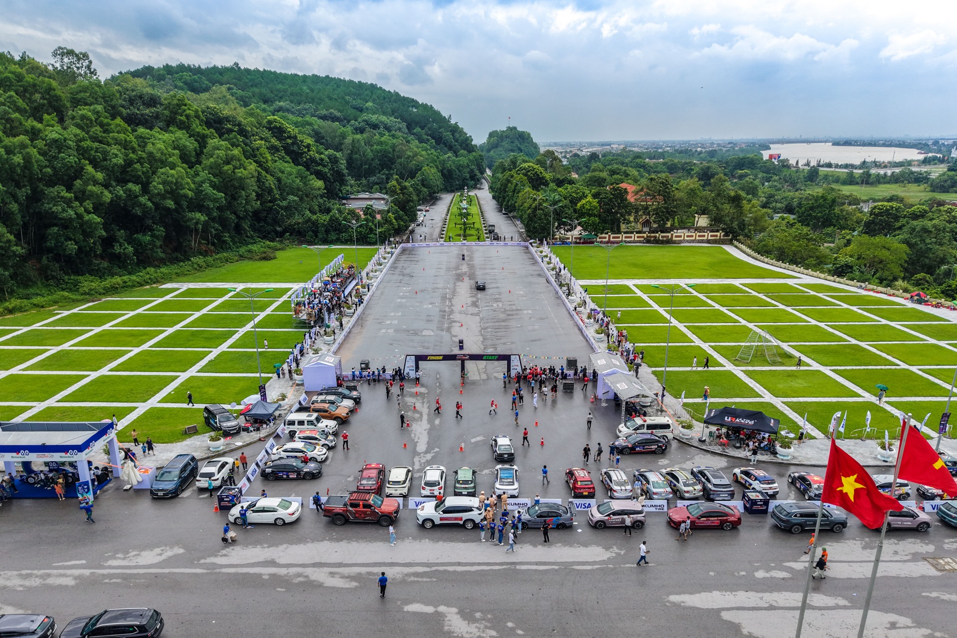 Trao tặng 100 triệu đồng cho Thanh Hóa tại Lễ Khai mạc PVOIL VGC 2025 Trao tặng 100 triệu đồng cho Thanh Hóa tại Lễ Khai mạc PVOIL VGC 2025