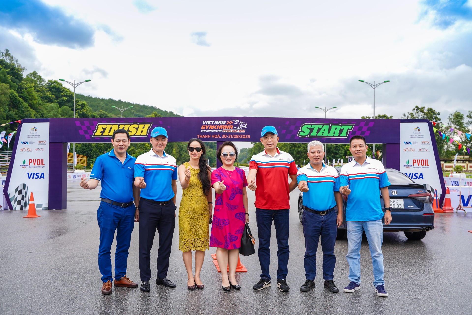 Khai mạc PVOIL VGC 2025: 26 tay đua xuất sắc tranh tài tại Quảng trường Hàm Rồng