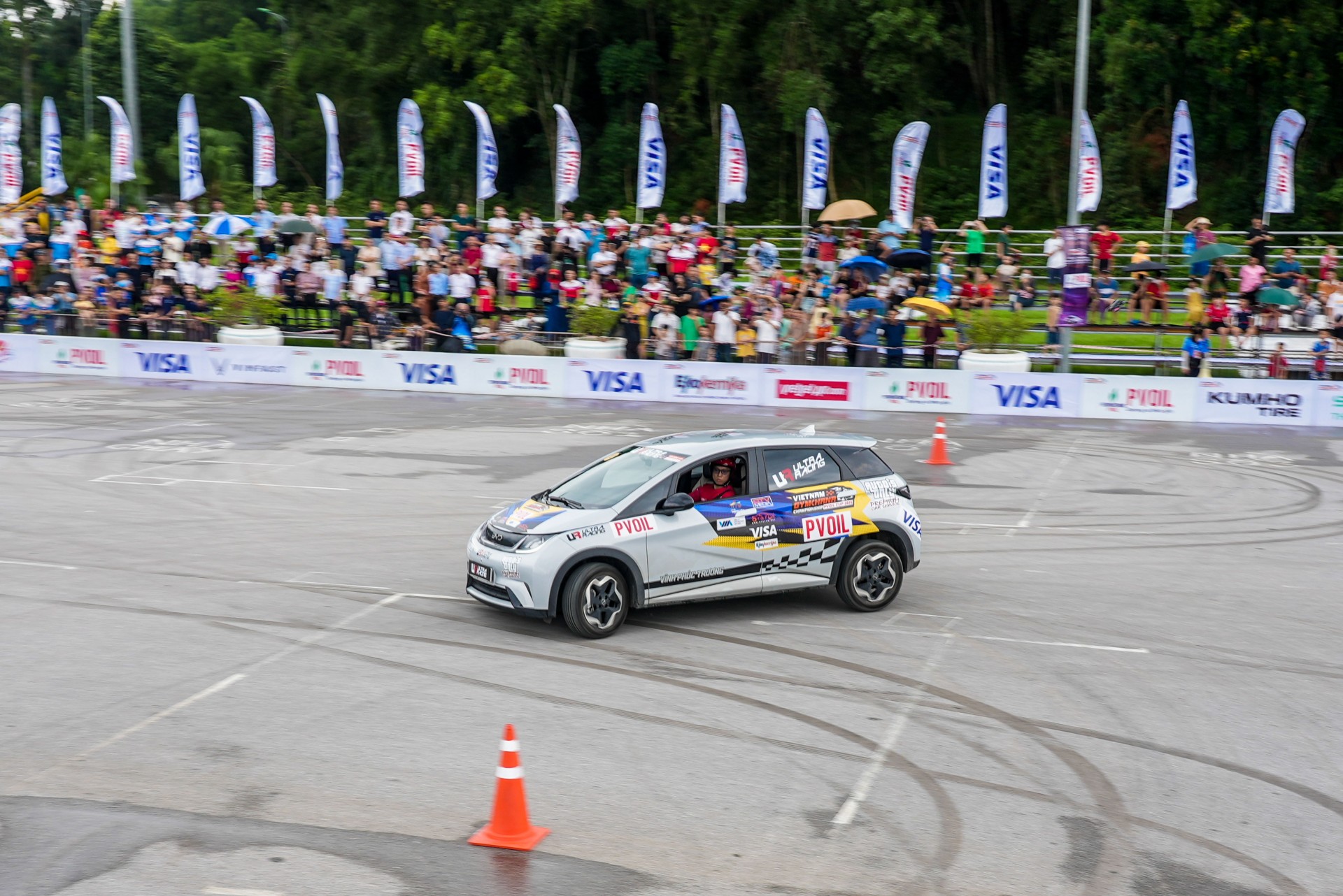 Tại sao đua gymkhana bắt buộc phải nhớ đường?