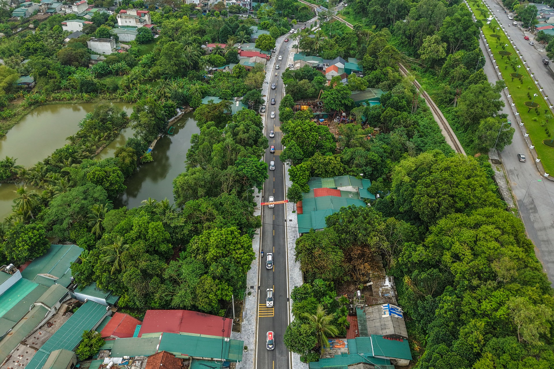 Diễu hành ô tô vinh danh các tay đua tham dự chung kết PVOIL VGC 2025 Diễu hành ô tô vinh danh các tay đua tham dự chung kết PVOIL VGC 2025