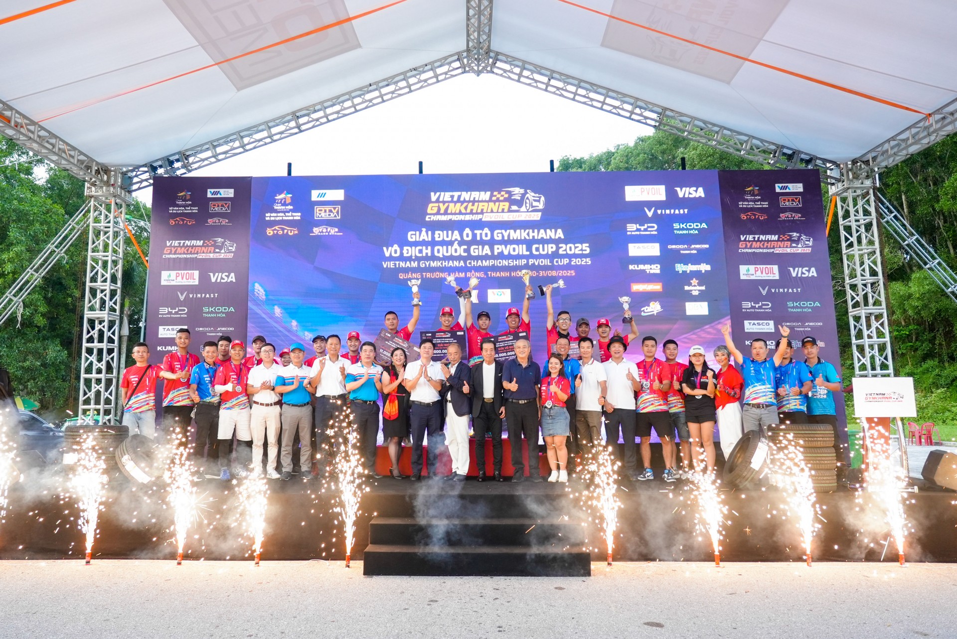 Các nhà vô địch PVOIL VGC 2025 lần đầu nâng cúp tại Thanh Hoá Các nhà vô địch PVOIL VGC 2025 lần đầu nâng cúp tại Thanh Hoá