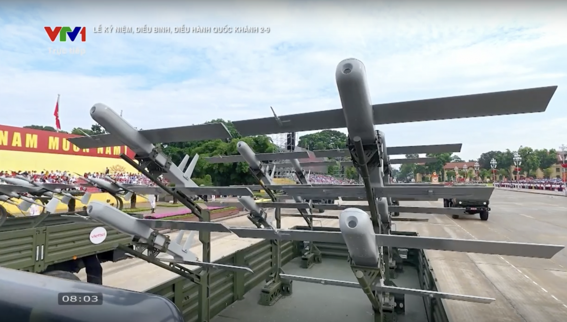 Ngắm và xem thông tin về dàn khí tài, xe đặc chủng của Quân đội nhân dân Việt Nam trong diễu binh Ngắm và xem thông tin về dàn khí tài, xe đặc chủng của Quân đội nhân dân Việt Nam trong diễu binh