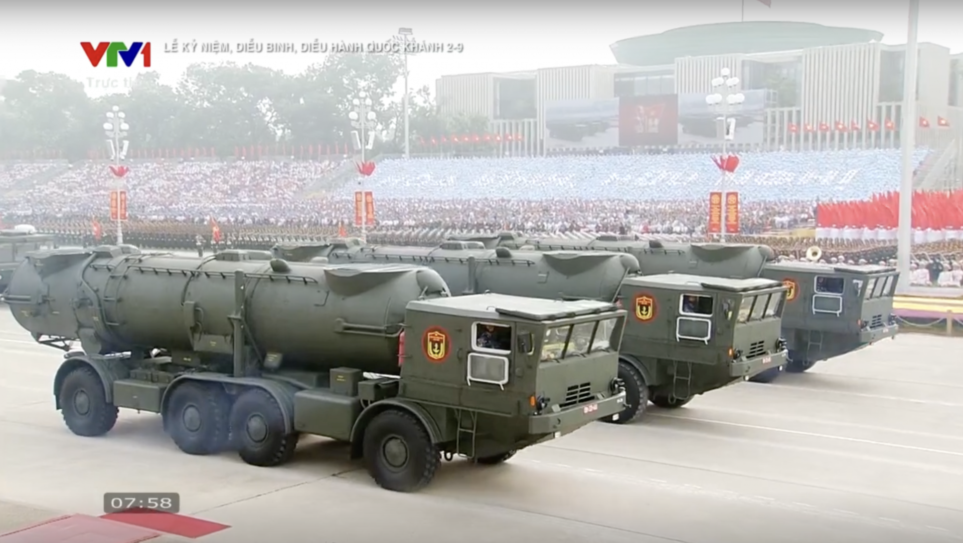Ngắm và xem thông tin về dàn khí tài, xe đặc chủng của Quân đội nhân dân Việt Nam trong diễu binh