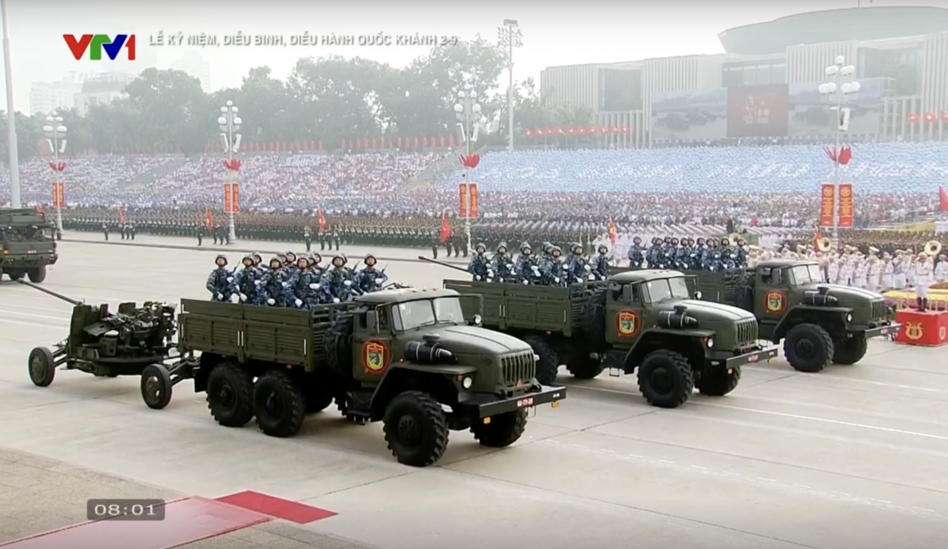 Ngắm và xem thông tin về dàn khí tài, xe đặc chủng của Quân đội nhân dân Việt Nam trong diễu binh