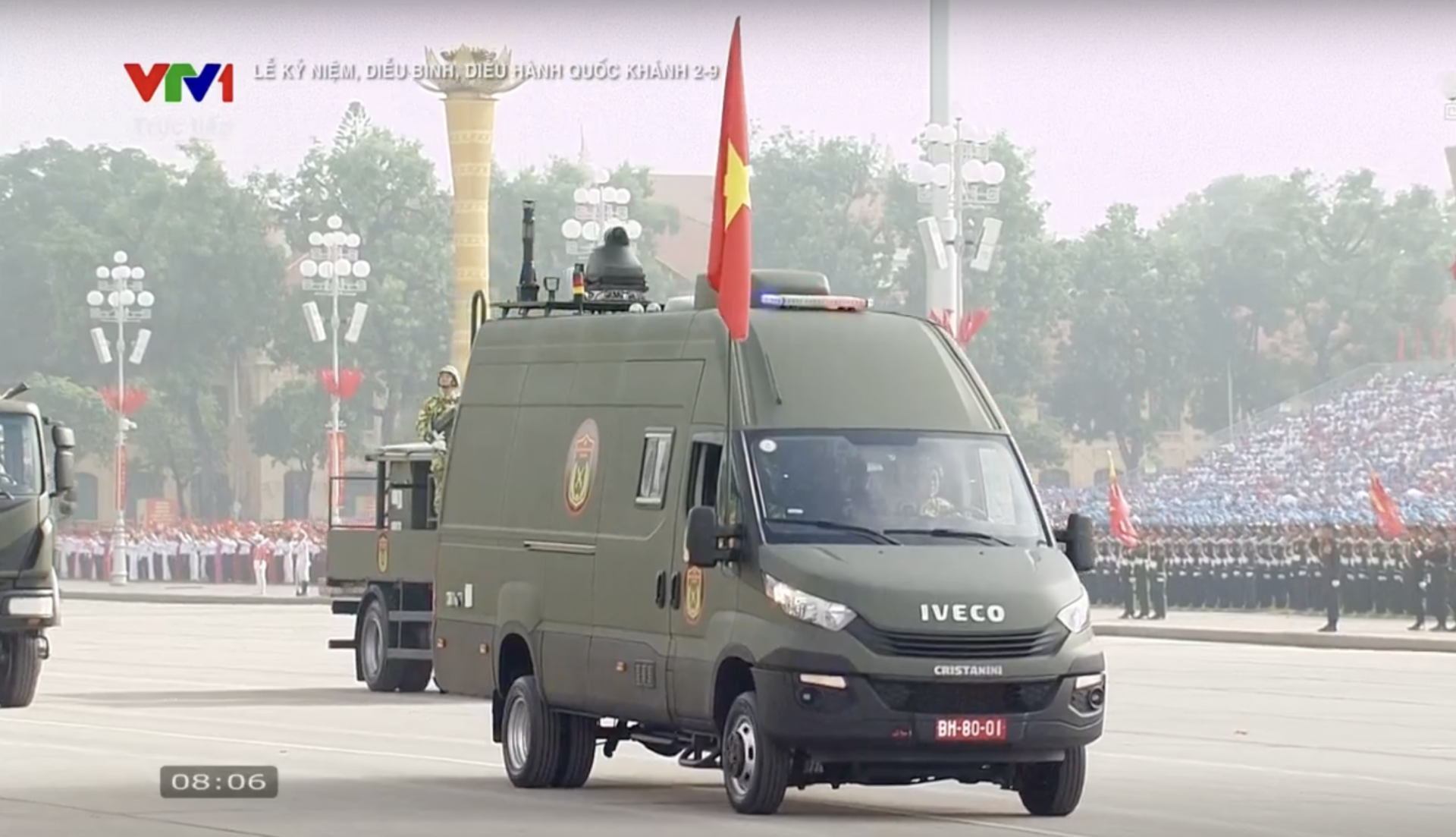 Ngắm và xem thông tin về dàn khí tài, xe đặc chủng của Quân đội nhân dân Việt Nam trong diễu binh