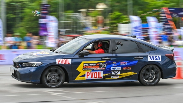 Tay đua vô địch PVOIL VGC 2025 đánh giá Honda Civic e: HEV RS