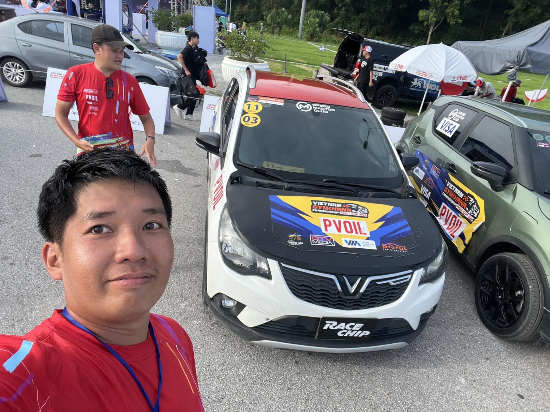 Tân vô địch Hạng Cầu trước PVOIL VGC 2025 vỡ oà cảm xúc khi nâng cúp tại quê hương Tân vô địch Hạng Cầu trước PVOIL VGC 2025 vỡ oà cảm xúc khi nâng cúp tại quê hương