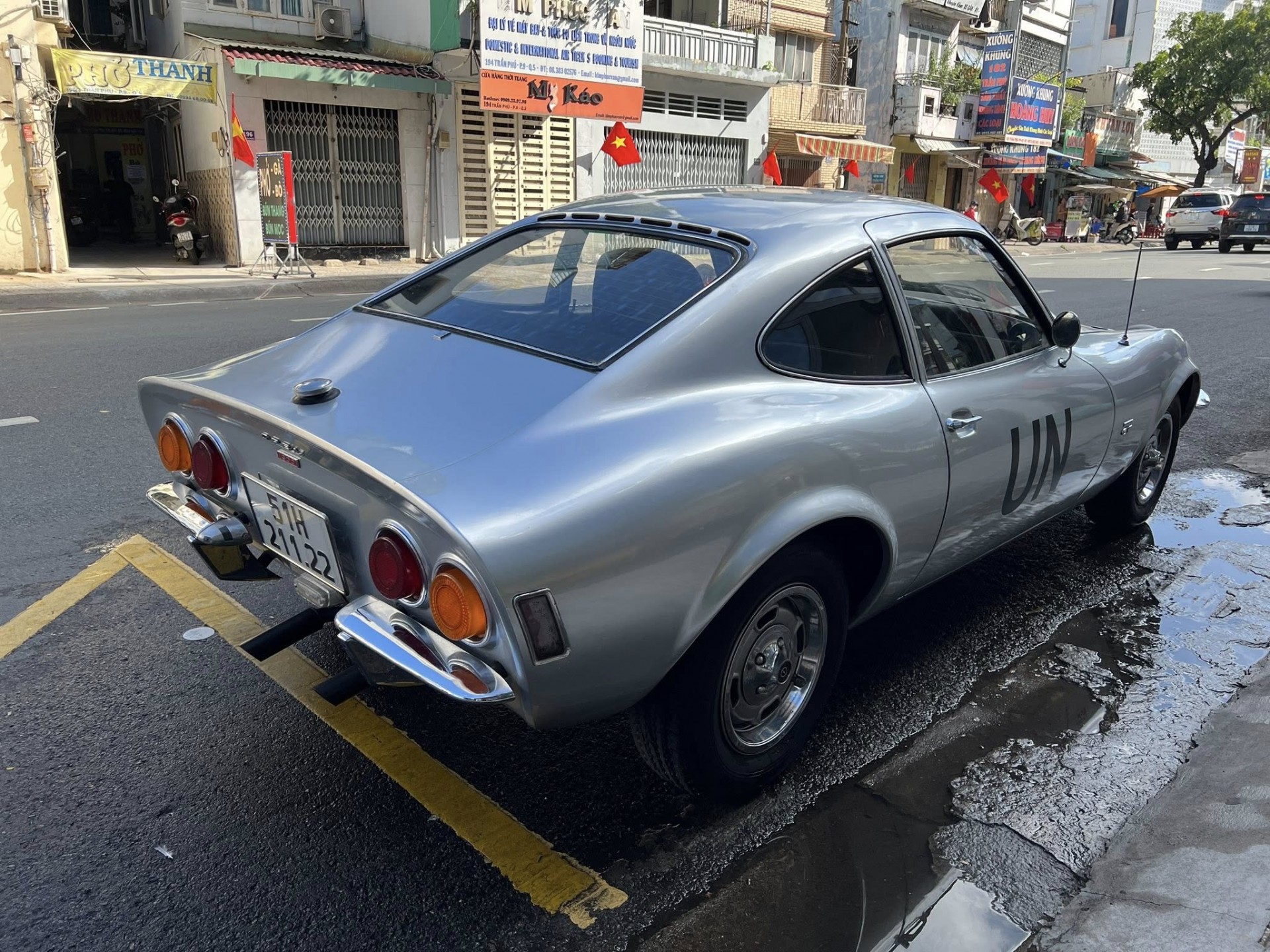 Ngắm Opel GT của 'Vua cà phê' Đặng Lê Nguyên Vũ, chiếc xe dân chơi mới xuất hiện