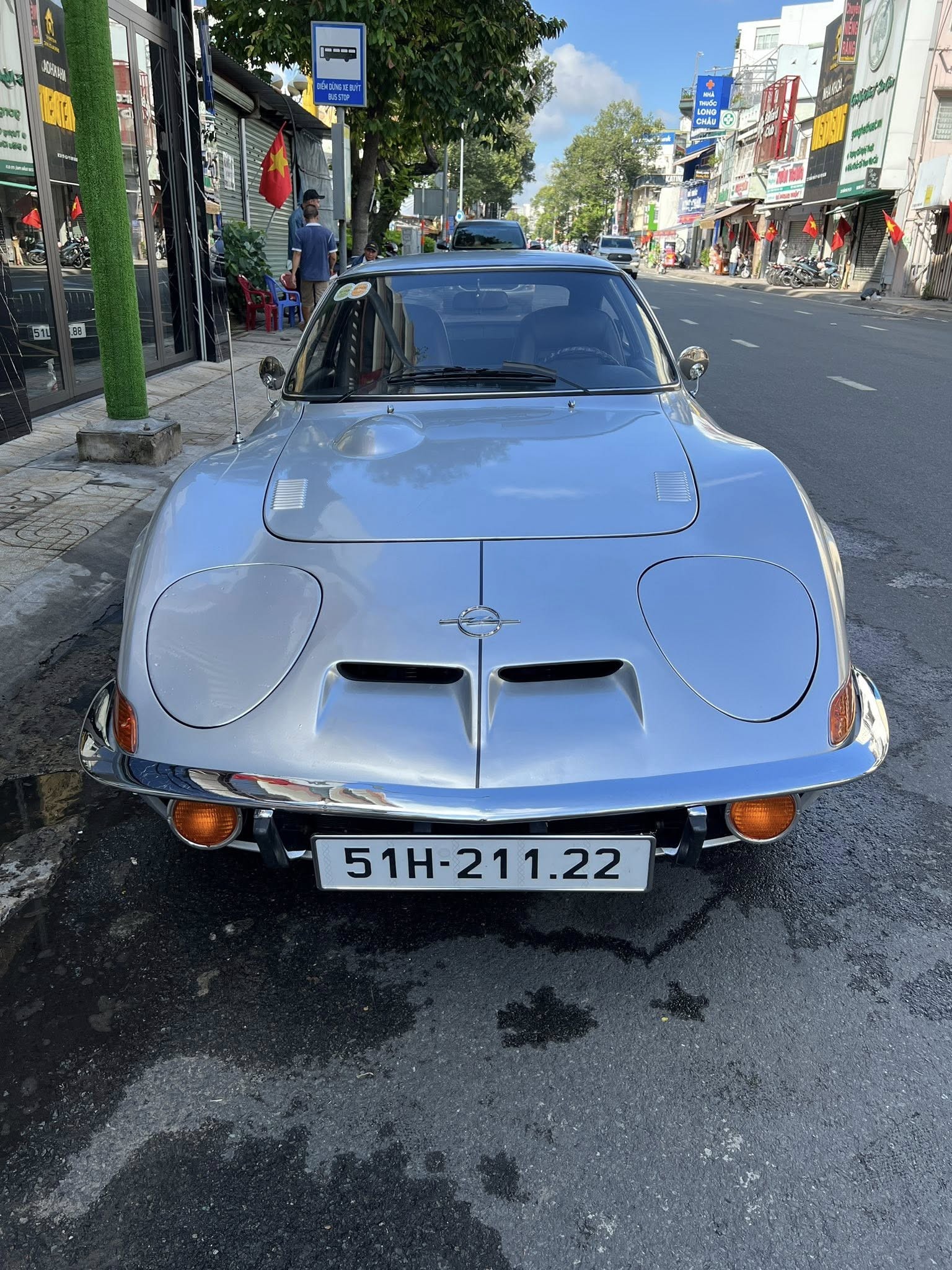 Ngắm Opel GT của 'Vua cà phê' Đặng Lê Nguyên Vũ, chiếc xe dân chơi mới xuất hiện