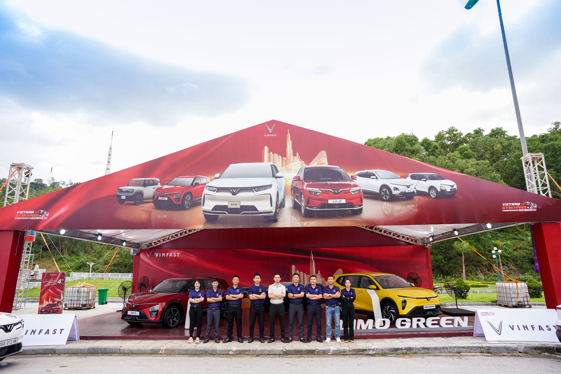 Xe ô tô điện VinFast đặc biệt thu hút người dân Thanh Hóa tại PVOIL VGC 2025