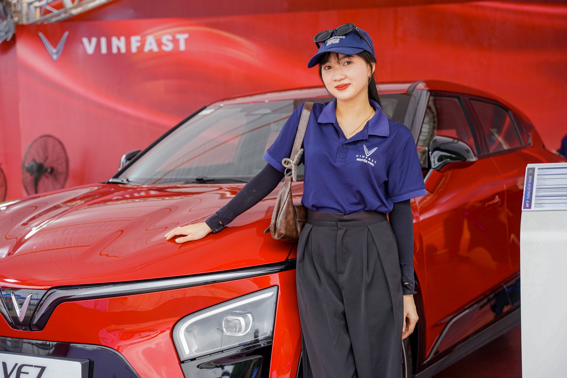 Xe ô tô điện VinFast đặc biệt thu hút người dân Thanh Hóa tại PVOIL VGC 2025