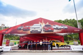 xe o to dien vinfast dac biet thu hut nguoi dan thanh hoa tai pvoil vgc 2025