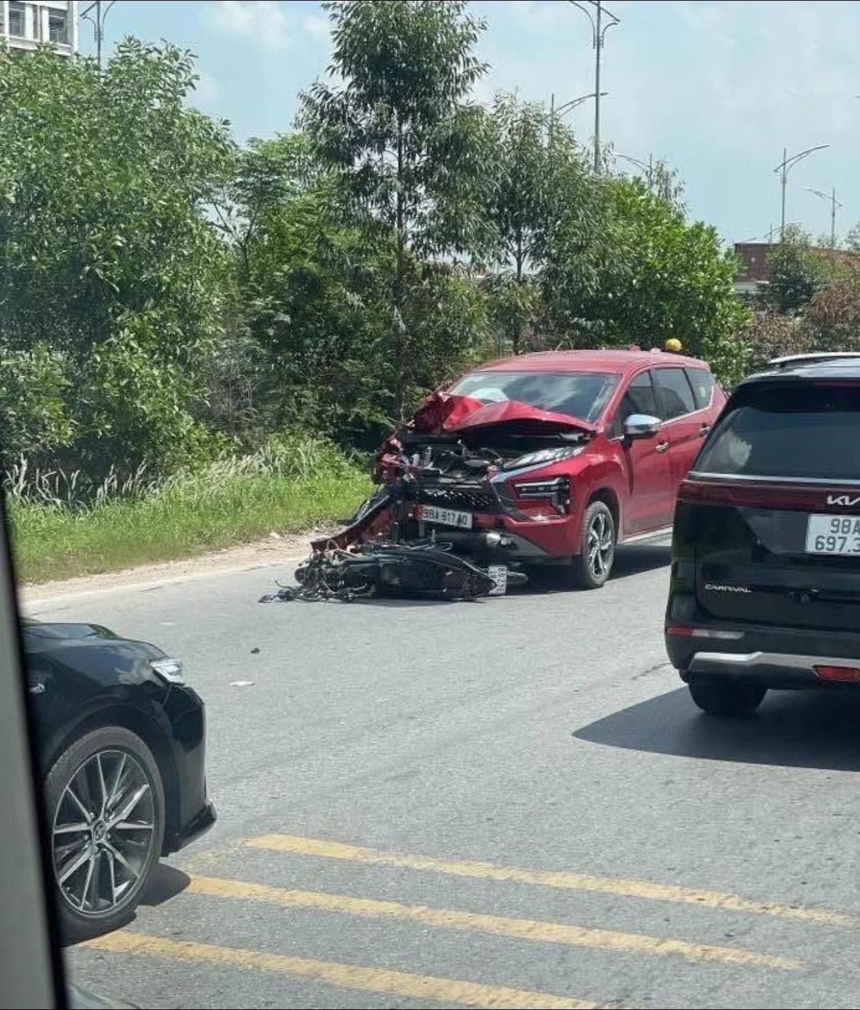 Thanh niên vượt ẩu tông trực diện ô tô đi ngược chiều, tử vong tại chỗ