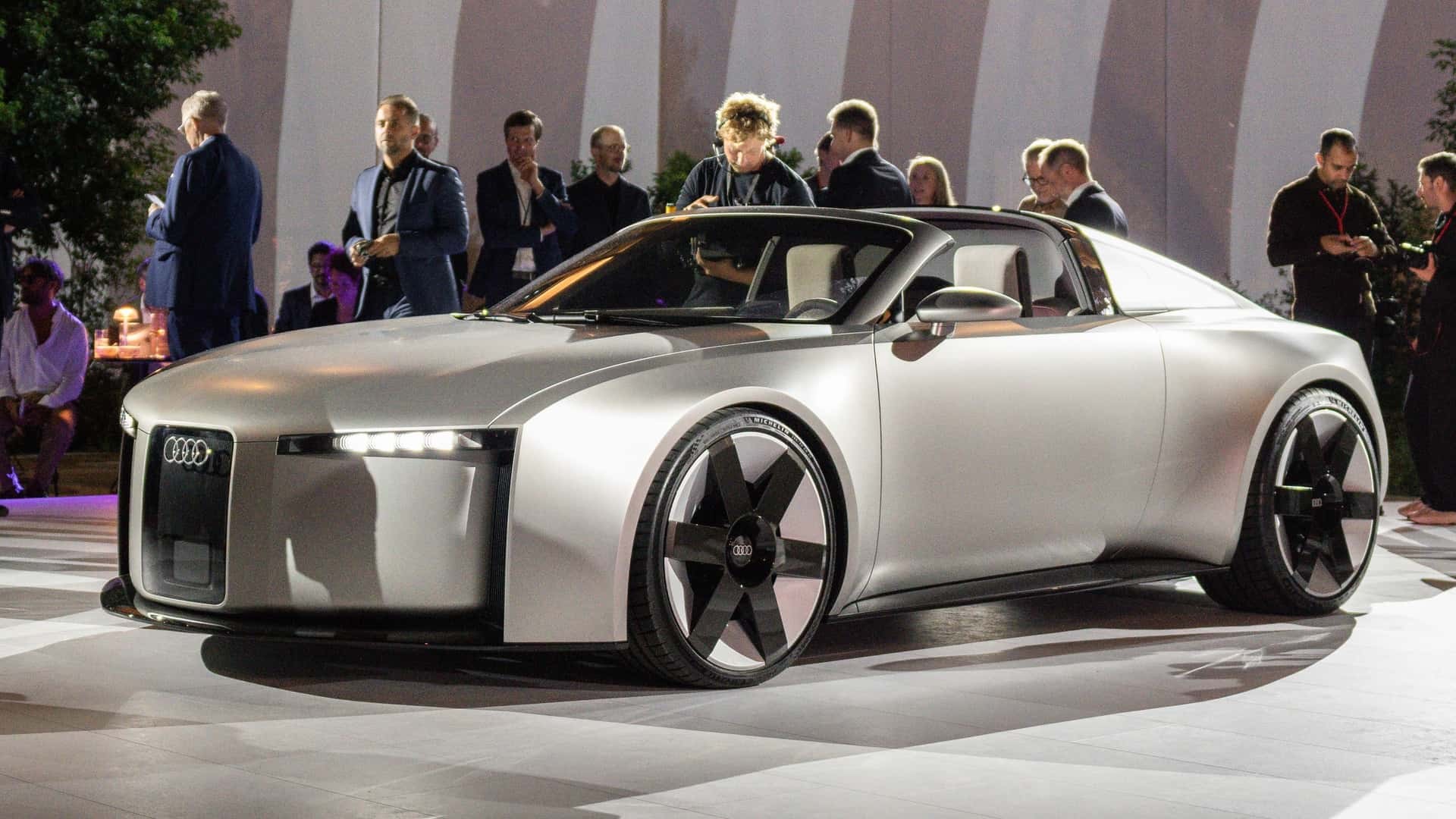 Audi Concept C được trình làng với thiết kế choáng ngợp mới của thương hiệu Đức