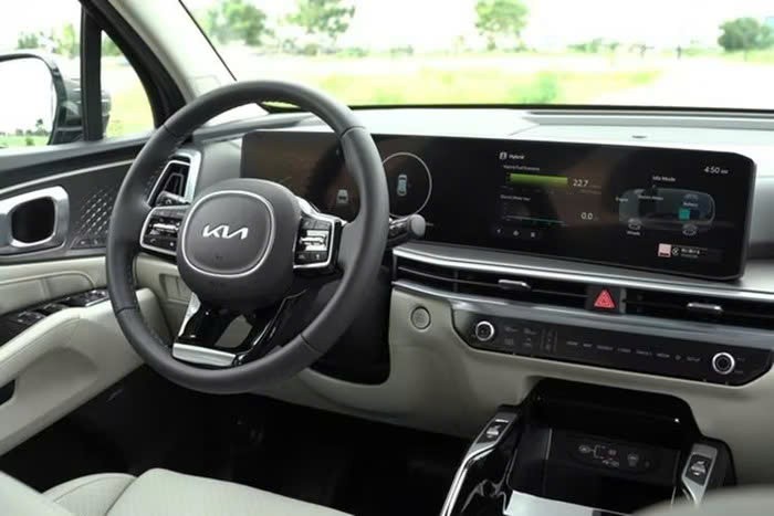 Kia Sorento 2025 lộ hình ảnh không che chắn, sắp ra mắt Việt Nam