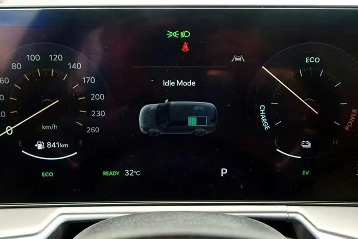 Kia Sorento 2025 lộ hình ảnh không che chắn, sắp ra mắt Việt Nam