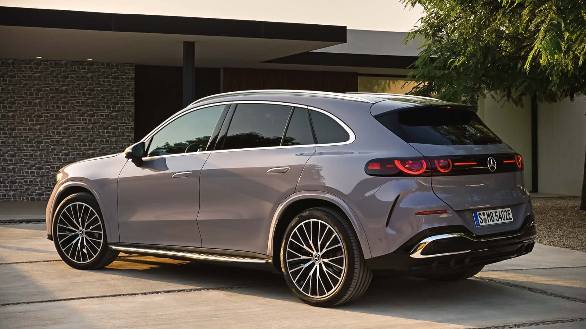 Mercedes-Benz GLC thế hệ chạy điện hoàn toàn mới chính thức ra mắt tại IAA Mobility 2025