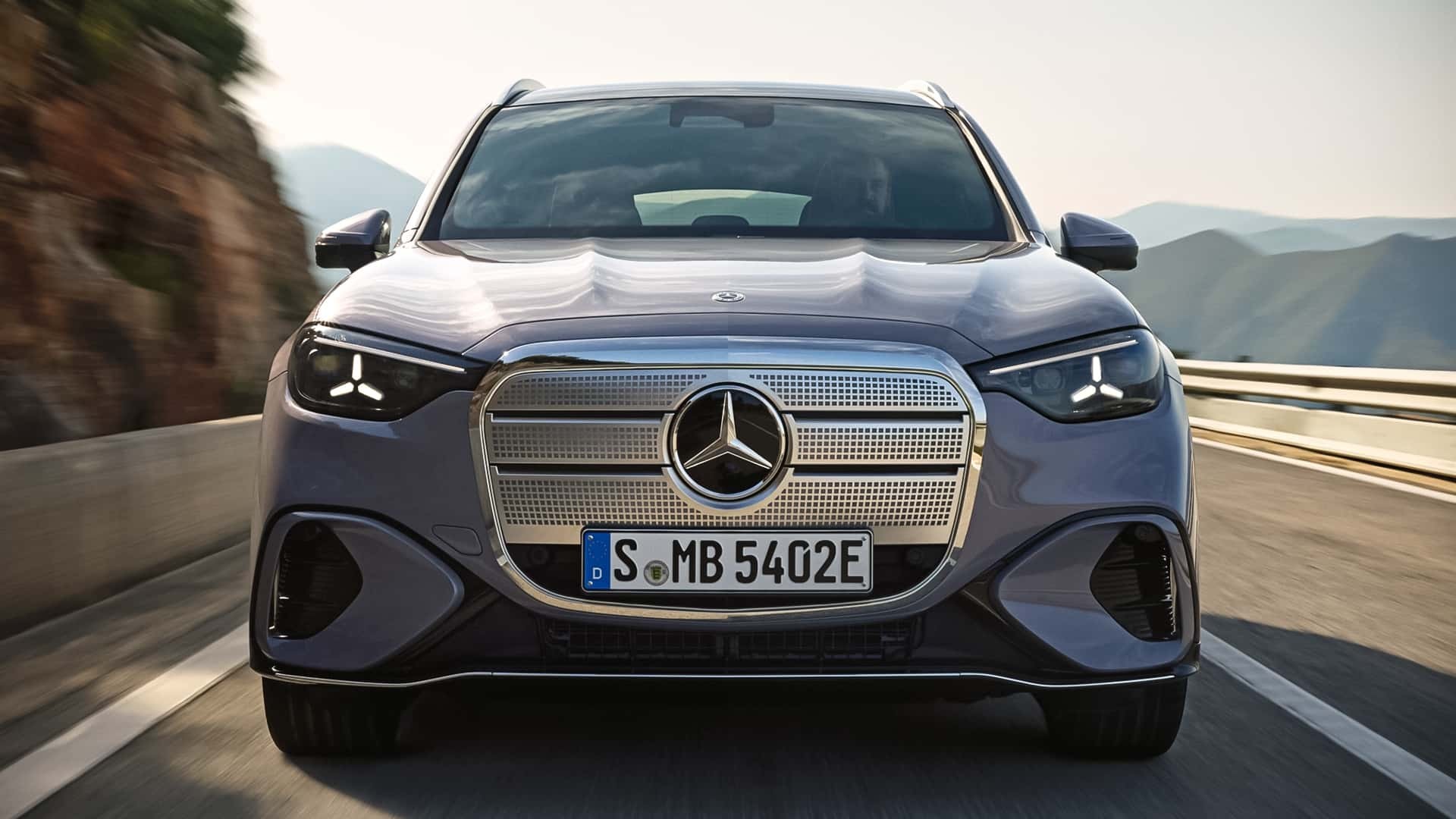 Mercedes-Benz GLC thế hệ chạy điện hoàn toàn mới chính thức ra mắt tại IAA Mobility 2025