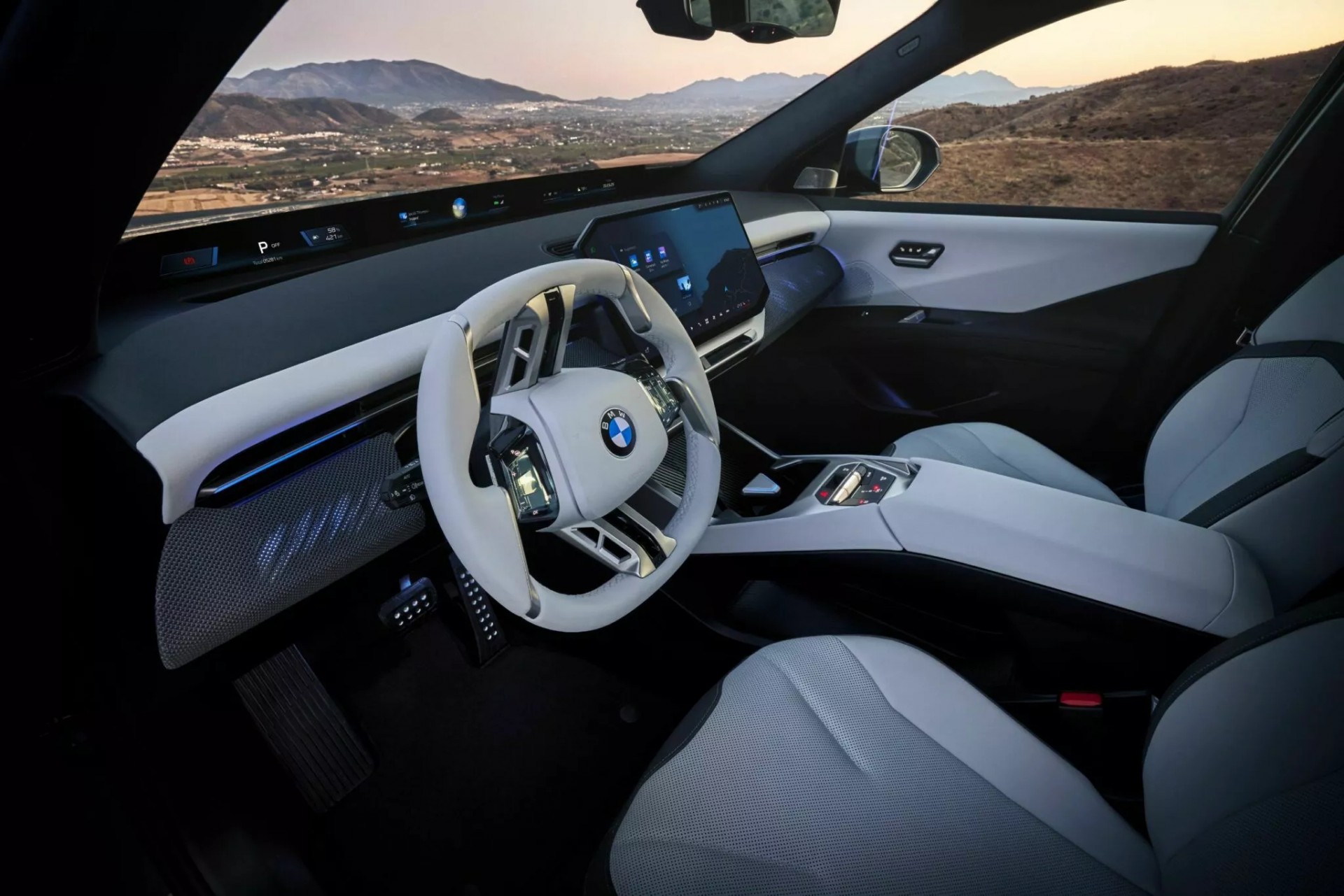 SUV điện cao cấp BMW iX3 thế hệ mới chính thức ra mắt lần đầu tiên tại IAA Mobility 2025