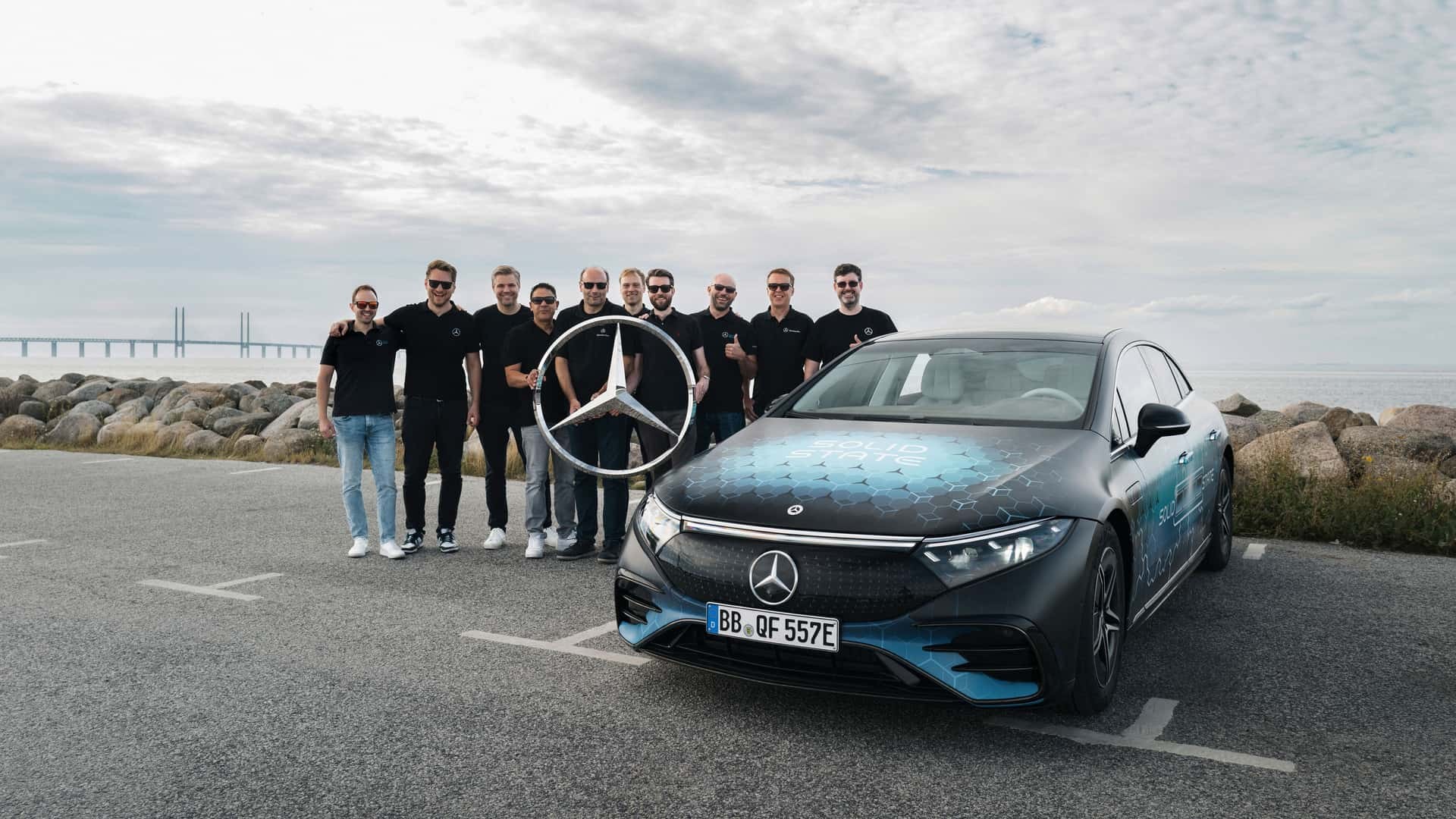 Nguyên mẫu Mercedes-Benz EQS trang bị pin thể rắn chạy hơn 1.200 km mà vẫn chưa hết điện