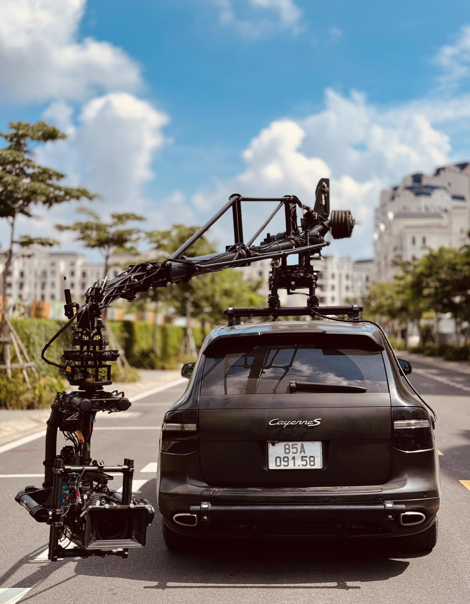 'Phù thủy hình ảnh' Lê Bảo Hân và chiếc xe quay phim chuyên dụng nhiều tỷ đồng 'Phù thủy hình ảnh' Lê Bảo Hân và chiếc xe quay phim chuyên dụng nhiều tỷ đồng