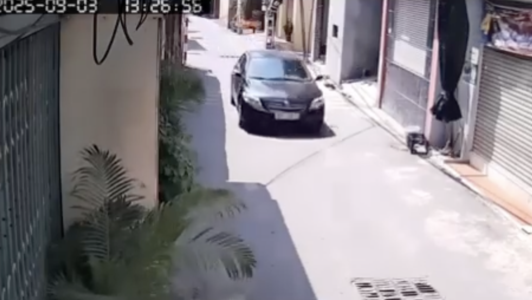 Camera 'cứu' tài xế xe con trong pha va chạm với xe máy