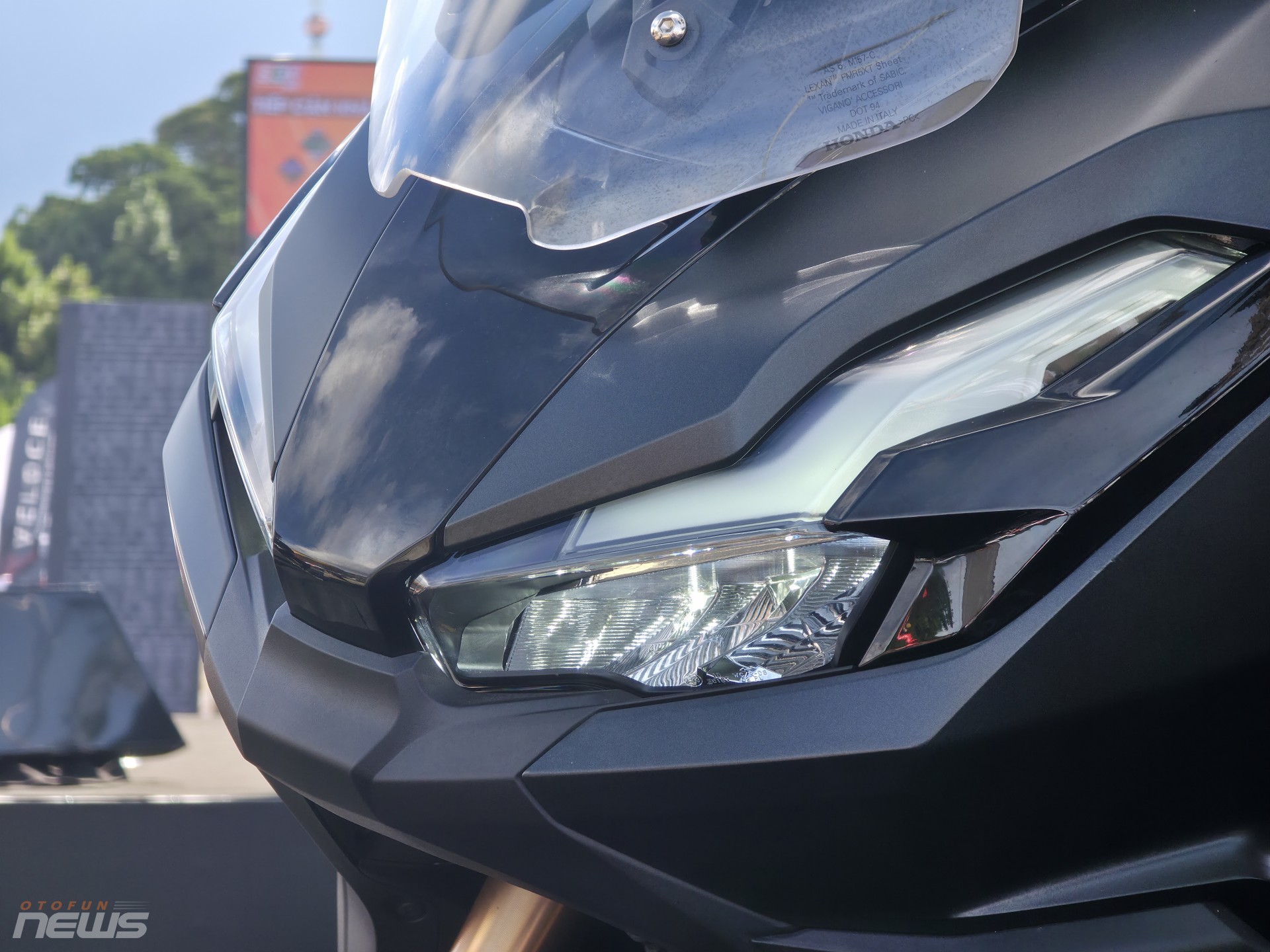 Honda ADV 350 chính hãng giá rẻ hơn gần một nửa so với xe nhập tư nhân