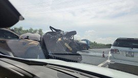 Tai nạn liên hoàn cao tốc Pháp Vân - Cầu Giẽ: Xe 16 chỗ bẹp rúm, xe khách lao xuống đường gom