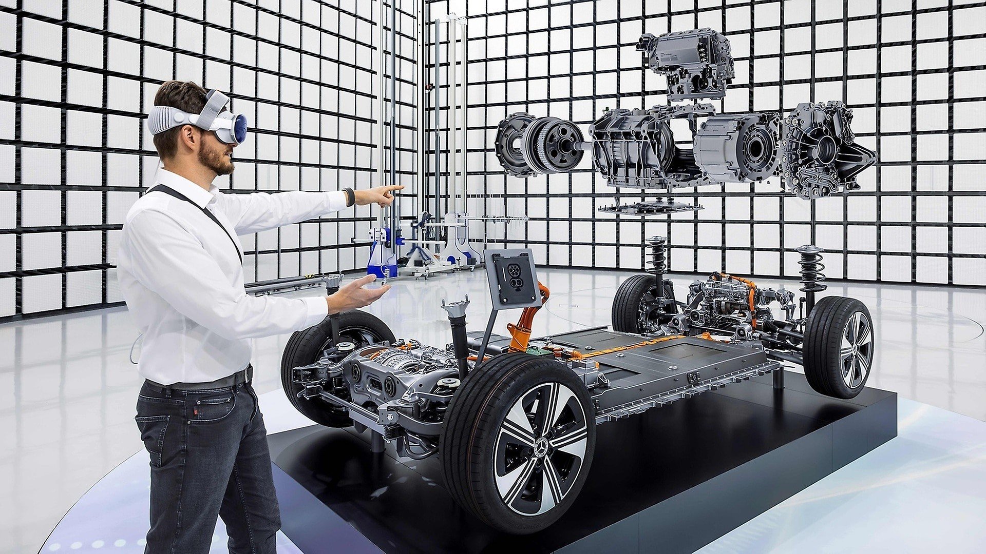 Giám đốc Công nghệ của Mercedes-Benz bác bỏ tin đồn sẽ dùng động cơ của đối thủ BMW