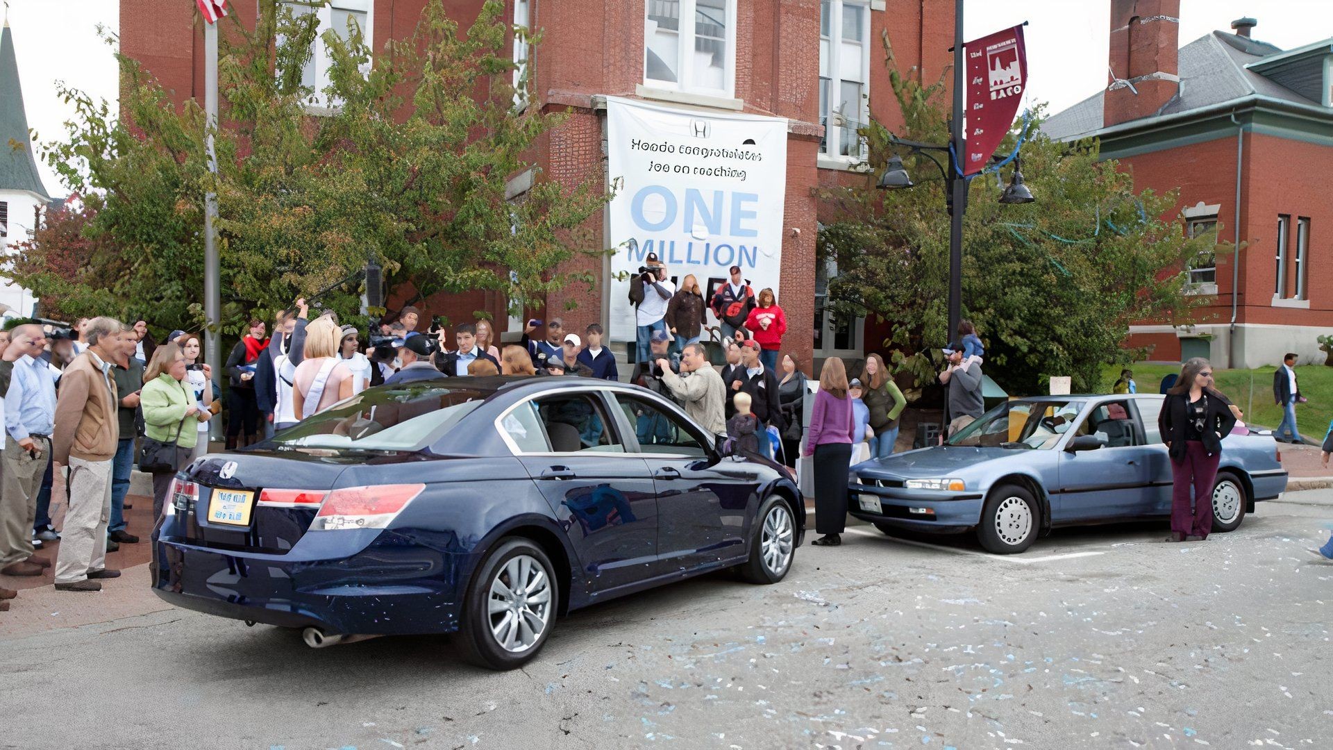 Chiếc Volvo P1800 cổ điển này đi được hơn 5 triệu km trong 50 năm, cao nhất trên thế giới