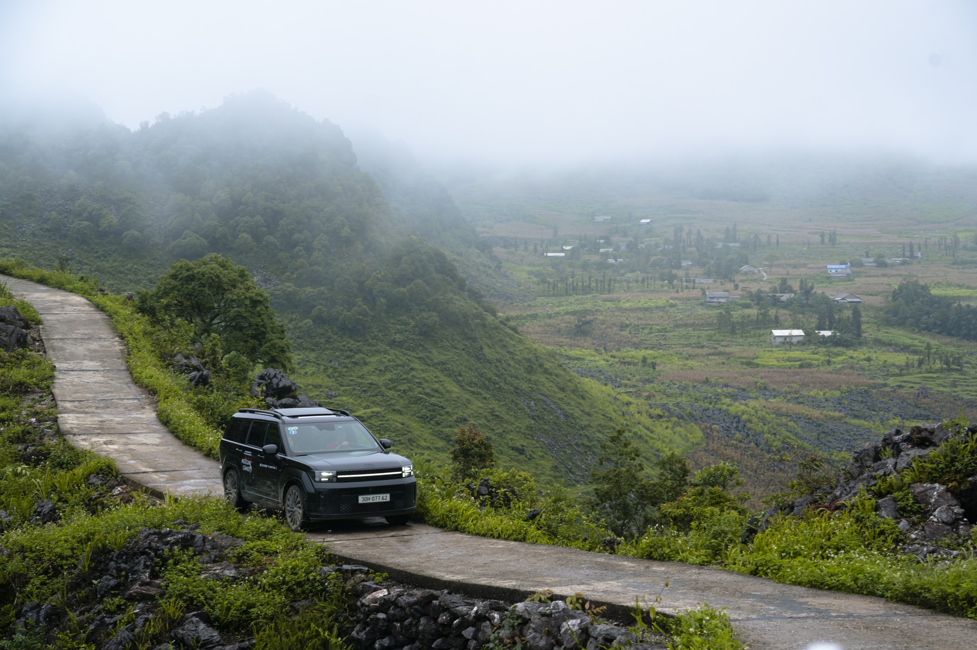 Khách hàng Hyundai Santa Fe: 'Tôi quan tâm sản phẩm bằng lý trí, tôi lựa chọn bằng cảm xúc' đánh giá của khách hàng sau khi sử dụng Hyundai Santa Fe