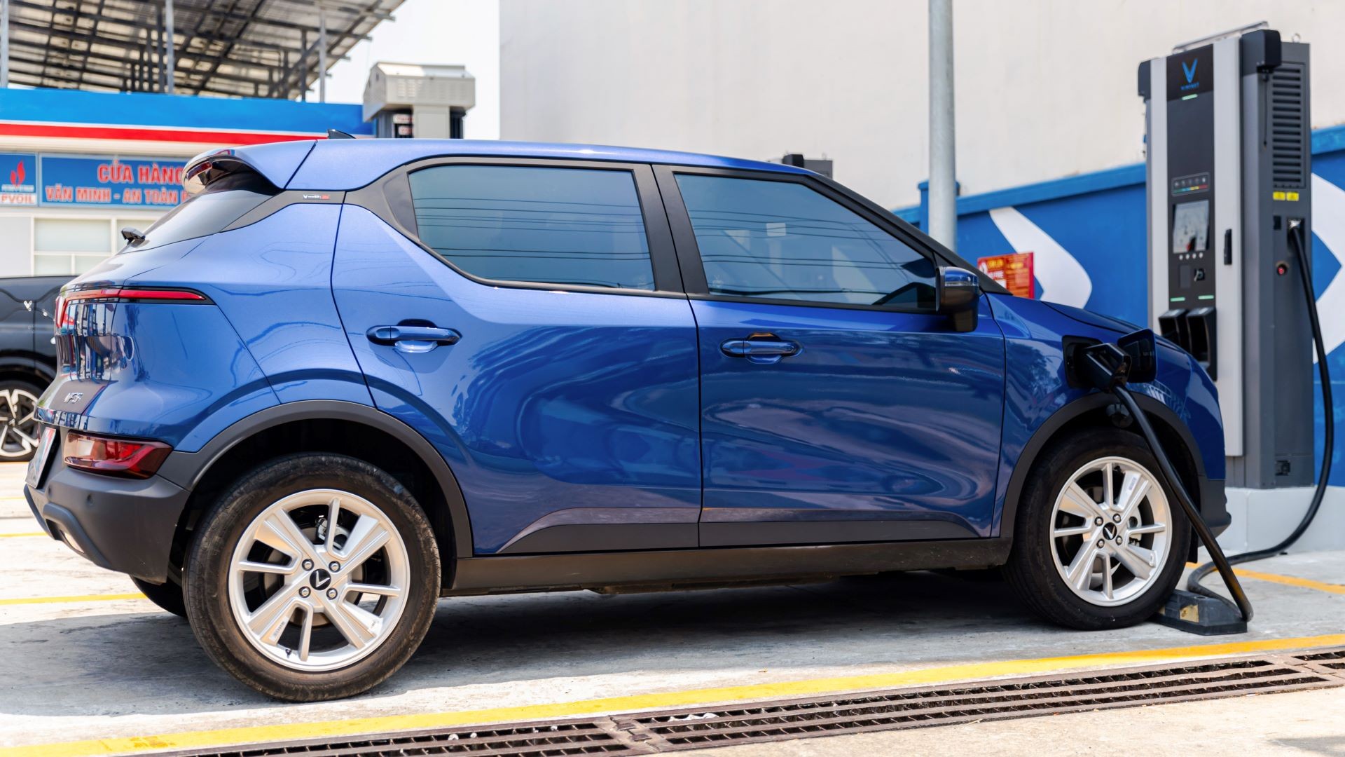 Chủ doanh nghiệp kinh doanh trạm sạc: Mỗi trụ sạc 60 kW thu 15 triệu đồng/tháng, chỉ 2,5 năm là hoàn vốn