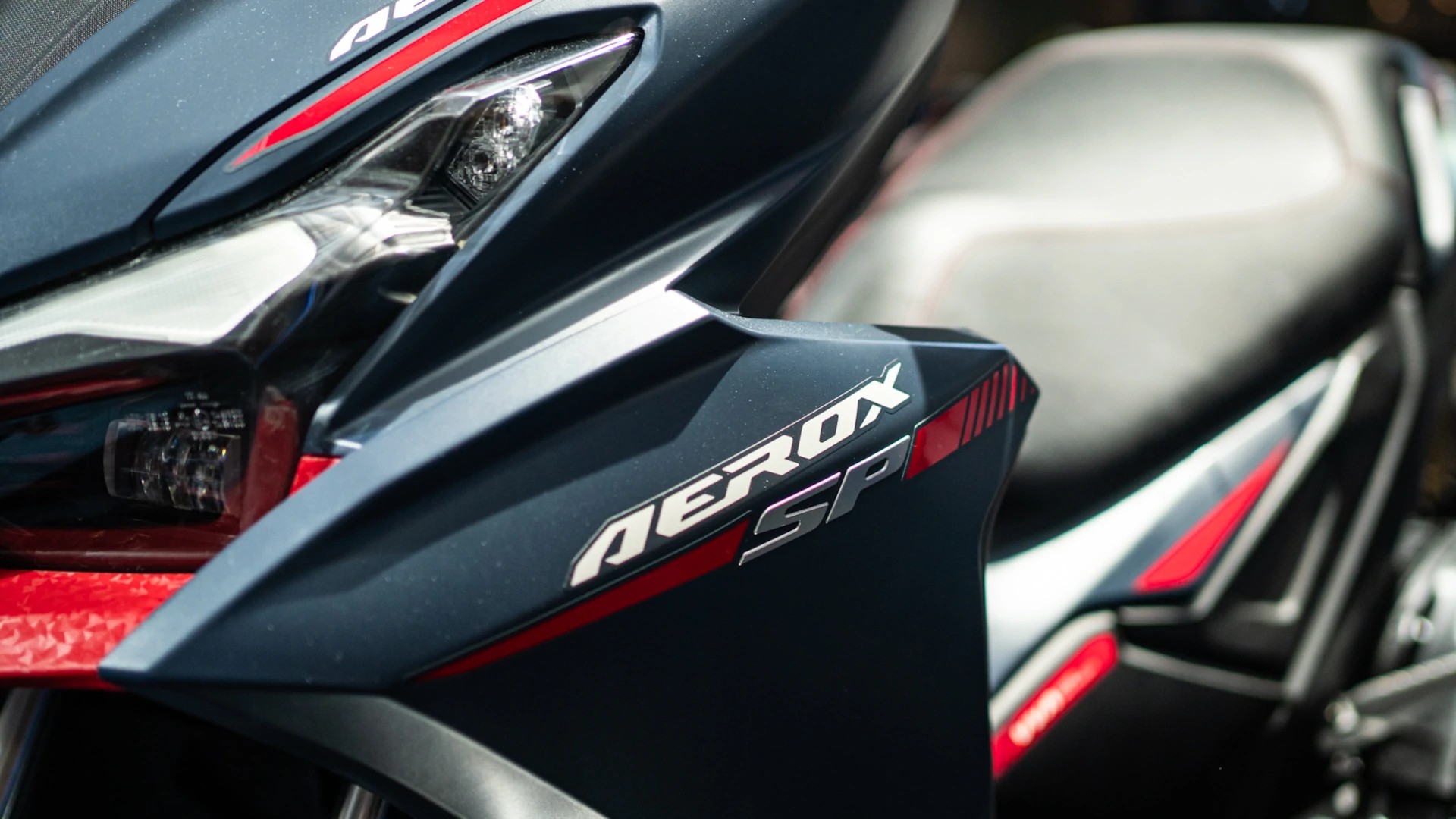 Yamaha Aerox 2025 ra mắt, xe ga kiểu Supersport giá 71 triệu đồng