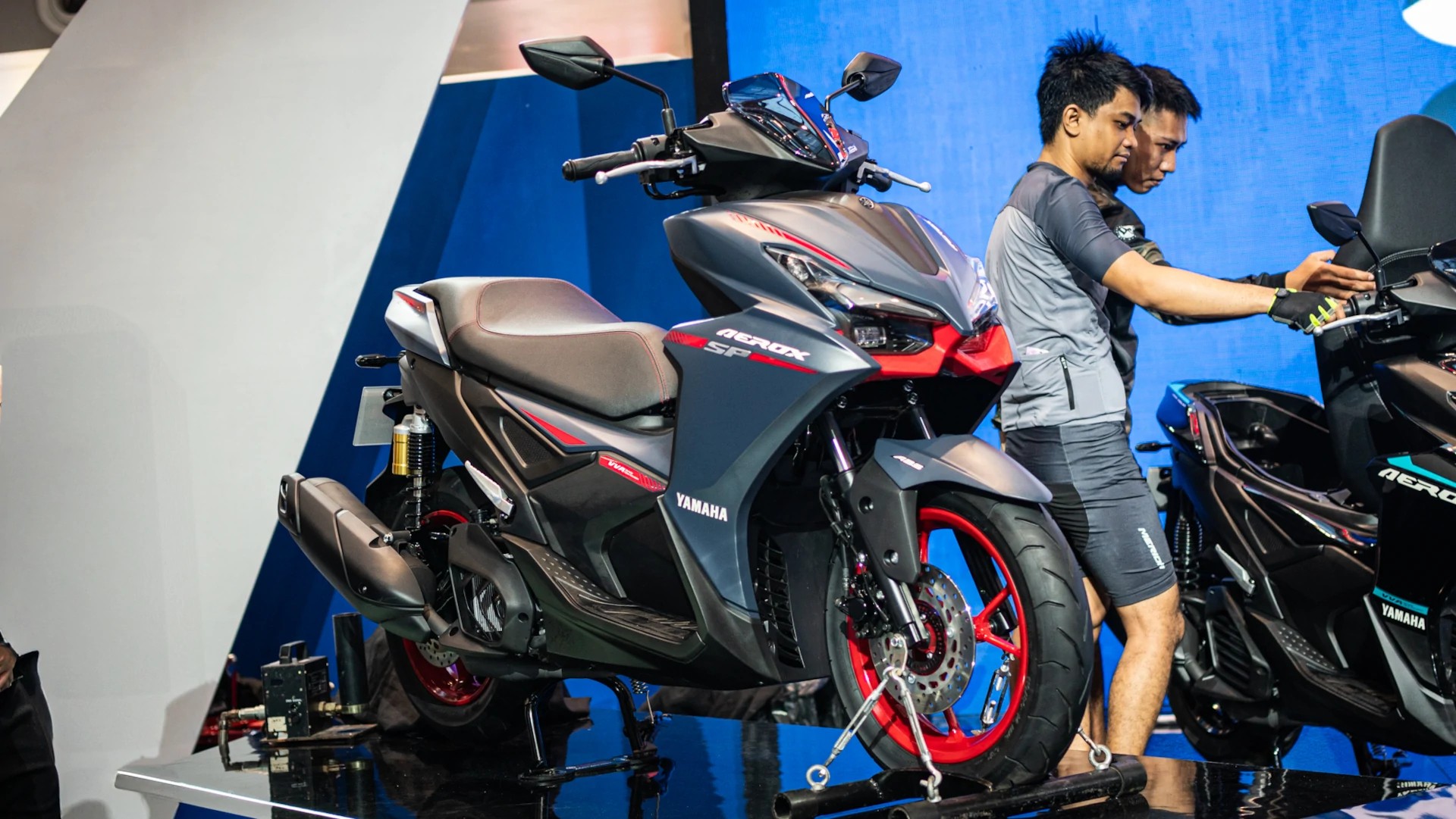 Yamaha Aerox 2025 ra mắt, xe ga kiểu Supersport giá 71 triệu đồng