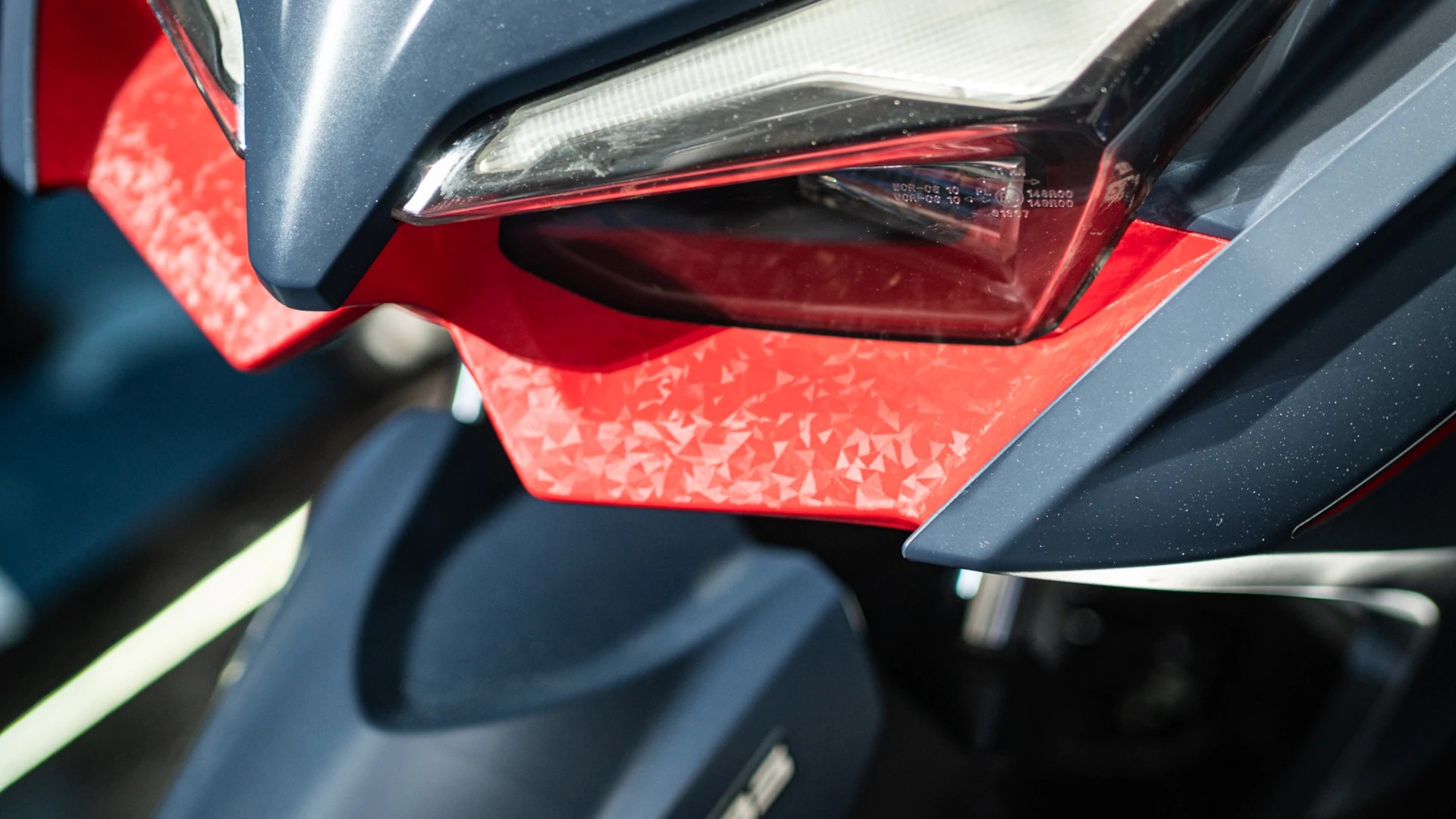 Yamaha Aerox 2025 ra mắt, xe ga kiểu Supersport giá 71 triệu đồng