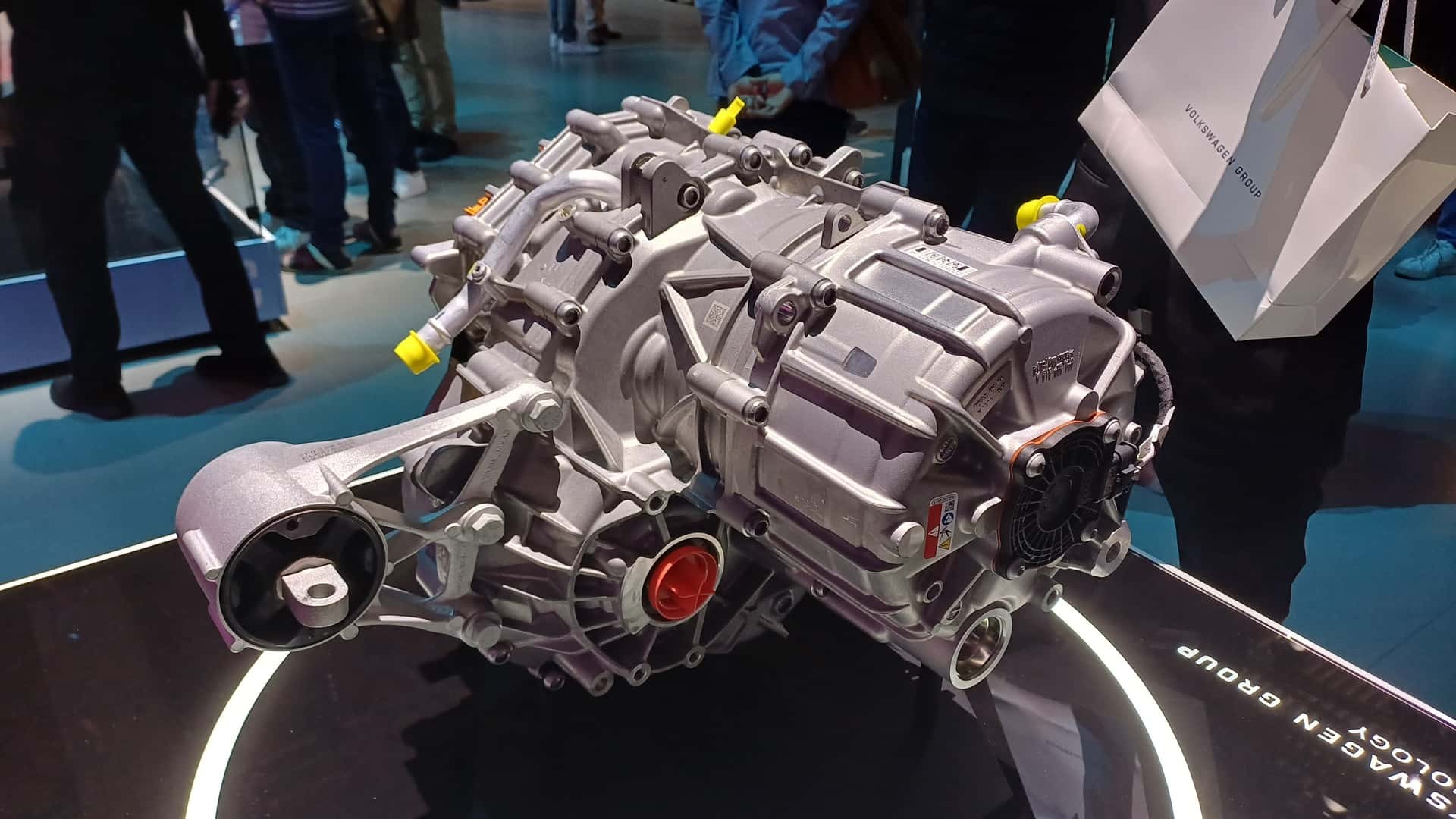 Volkswagen giới thiệu loại pin xe điện trong mơ, dùng cho các xe giá rẻ của tập đoàn Volkswagen giới thiệu loại pin xe điện trong mơ, dùng cho các xe giá rẻ của tập đoàn