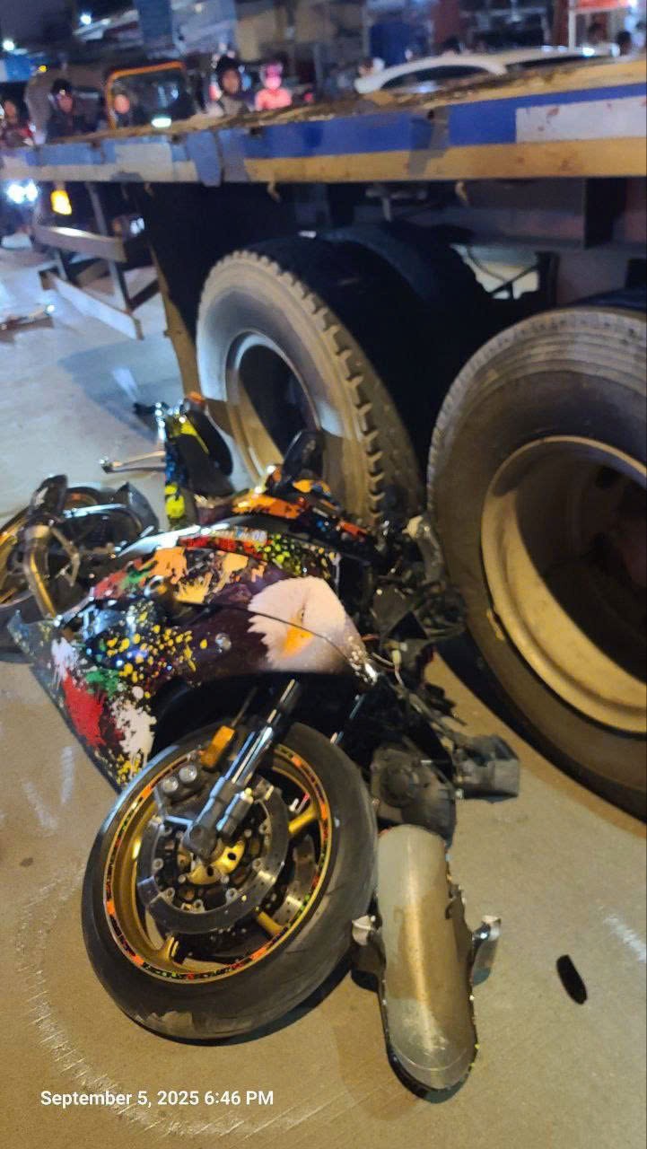 [Clip] Nữ biker nổi tiếng Campuchia tử vong sau va chạm với xe đầu kéo