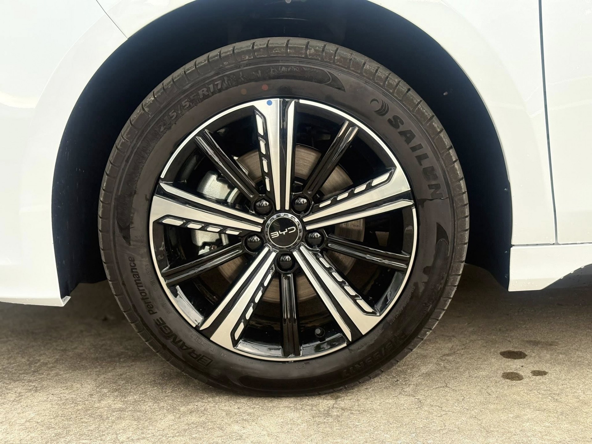 BYD Seal 5 sắp bán tại Việt Nam, cạnh tranh với Civic và Altis hybrid